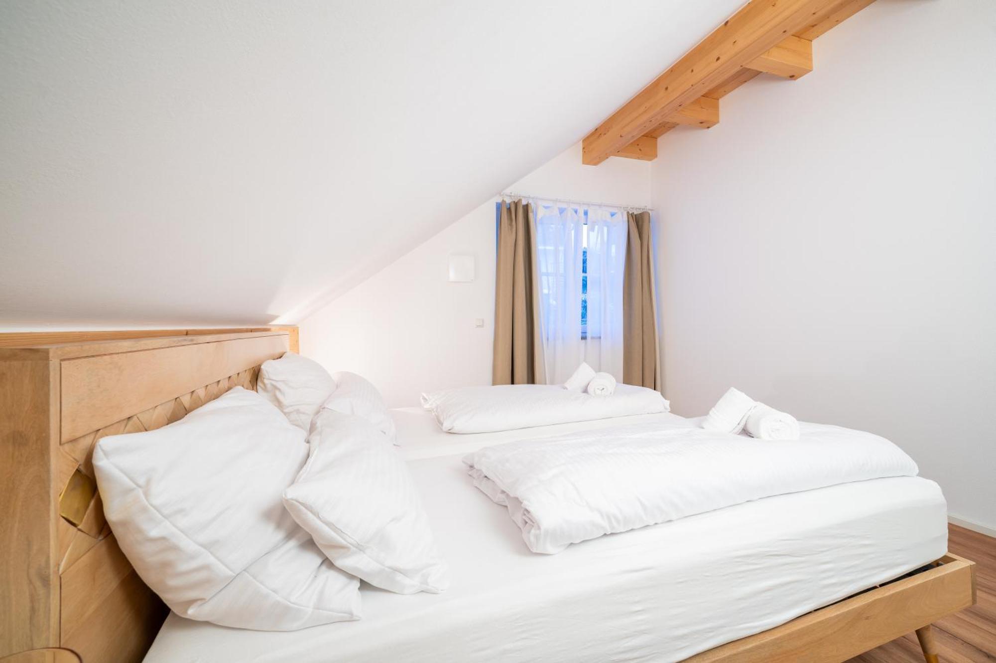 Liboria I Traumhafte Ferienwohnung In Aidling Am Riegsee Mit Atemberaubendem Blick Auf Die Majestaetische Zugspitze! ภายนอก รูปภาพ